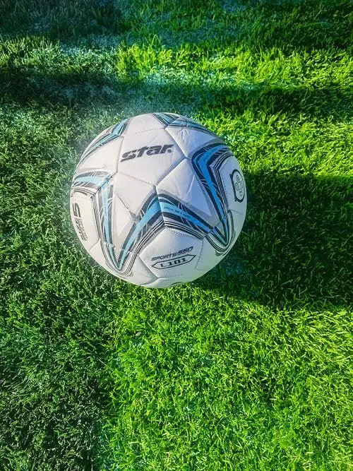 球迷观赛场景 实时追踪比赛比分